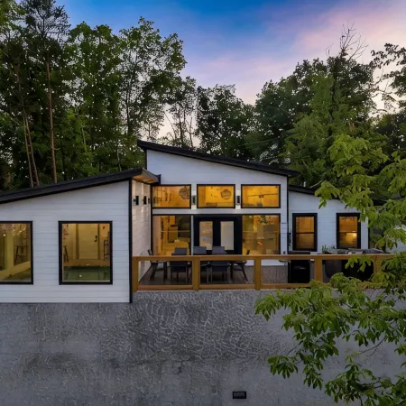 New luxury cabin w/ private pool, hot tub & view!