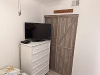 Beach Bungalow Steps from Beach! <br>TX Registration#305170 - balcony
