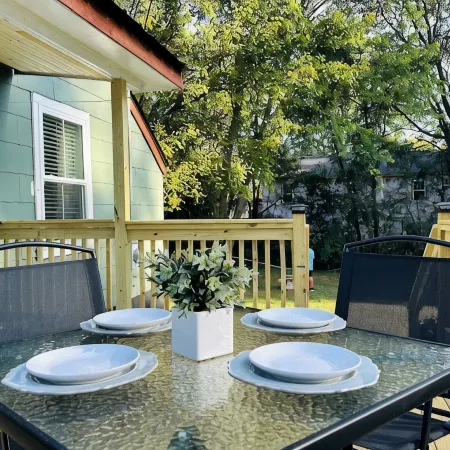 Historic 1940's Cottage Near Tim's Ford Lake & Town Square Fully Remodeled