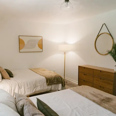"Morning View 4” Cozy Modern Stay - College/Hiking