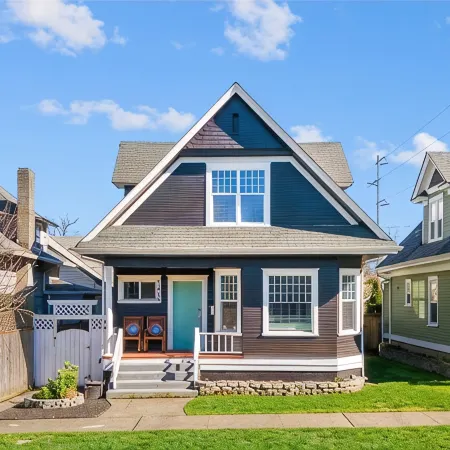 The Cushman House A: Unit A near 6th Ave UPS UW Ruston
