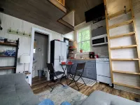 Charming Treehouse with Lake View and Access - 3-Star