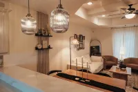 Modern Cottage Style Apt-King Bed near UTRGV & DHR - 4 estrellas