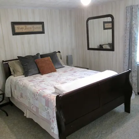 Country Farmhouse, Visit Family, Bristol Casino, Hiking, Kingsport- Fun Fest