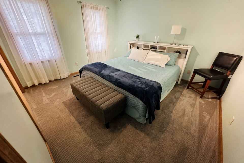 Photo 4 of 6