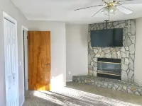Spacious king size bed beach side and sunny - 3-Star