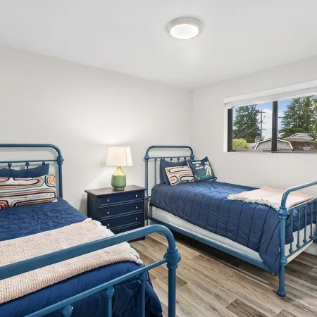 Cozy 3-bedroom house in peaceful Renton with WiFi, AC