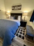 Downtown Cozy Cottage, two blocks from downtown and new! - 4-نجوم