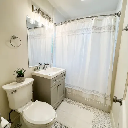 Charming 2 BR Townhome in the Heart of Homewood