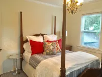 Beautiful Northport home two minutes from downtown Tuscaloosa - Wifi