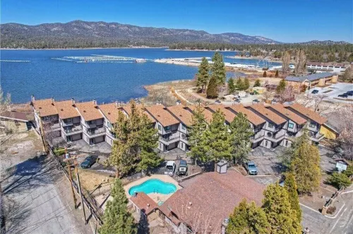 Lakehouse Retreat - Chalets