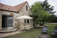 Dos Pinos Riverside Cottage near DT Kerrville - 4-Star
