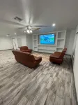 Modern 3-bedroom 2-Bathroom home Conveniently located next to Texas Roadhouse! - Homestays