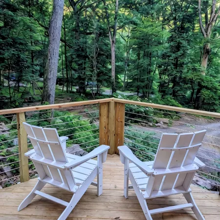 Modern A-Frame ~ Creeks & River Nearby ~ 8 Miles from Downtown Chattanooga