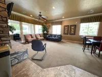 Super cute, family friendly, pool, rec room, near Zion, Bryce, & Shakespeare - Træningscentre