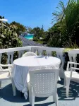 Seaside Jamaica Cottage with Lush Garden,  Hammock, 1 Minute Walk to Beach! - Bintang 3
