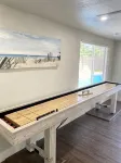 Family-Friendly 4BR with Pool & Game Room, 5 Mins to Beach! - 3 tähden
