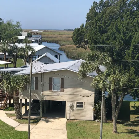 Fisherman’s Dream - condo on canal where the Suwannee meets the Gulf Hotels in Dixie County