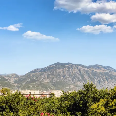 Kalamata's Spacious Getaway-Taygetos Amazing View