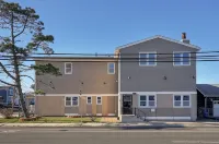 Great Seaside Family Escape - Walk to Beach and Bay -Patio, Parking, BBQ - Family