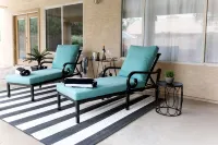 Travelers Paradise - A 5 Star Poolside Resort Getaway - 방갈로