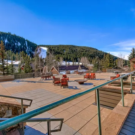 The ultimate ski studio at Keystone!  Upgraded with a premium king size bed.