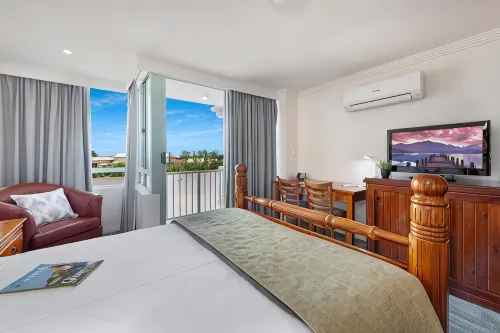 Burnett Riverside Hotel - Boutique