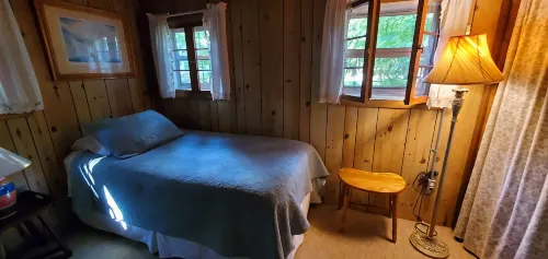 Lake Michigan Cottage Private Beach. Book Your Fall Getaway Now. - Homestays
