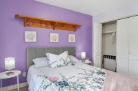 Spacious 5BR Retreat with Game Room, PS5 & Garage - Hot Tub