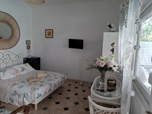 Small 30m2 house for 2 people on private property with swimming pool - 2 stelle