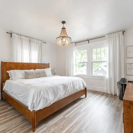 Comfortable Pet-Friendly Home in Downtown