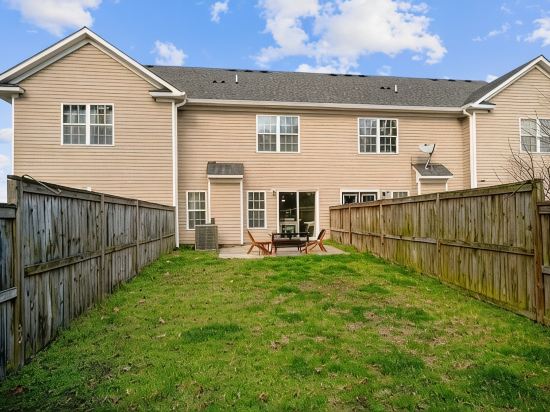 Spacious 3Br Townhome. 1 Mile to the Oceanfront & the Dome