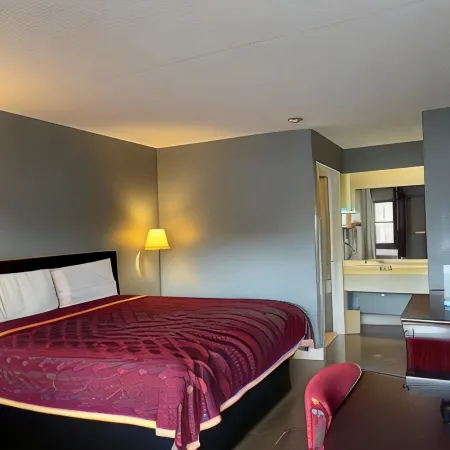Majestic Inn
