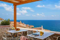 Moni Emvasis Luxury Suites - Airport Shuttle