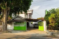 Urbanview Hotel Betego Syariah Enggal by RedDoorz Hotels in Engal