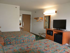 Carrington Inn & Suites