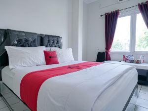 RedDoorz near Palembang Airport 2