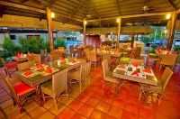 โรงแรมอกาเชียทรี - พร้อมอาหารเช้า