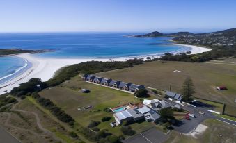 Diamond Island Resort & Bicheno Penguin Show