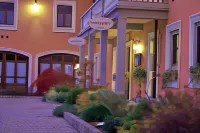 Hotel la Fertè Hotels near Chiesa Confraternita della Santissima Trinita e Sant'Evasio