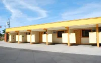 Golden Sunrise Hotel I by RedDoorz 아싱건 팜 앤드 플라워 가든 히데어웨이 공원 주변 호텔