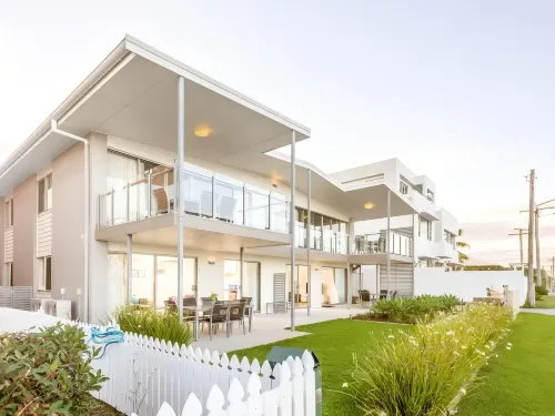 Sandbox Apartments Hotels in Bilinga