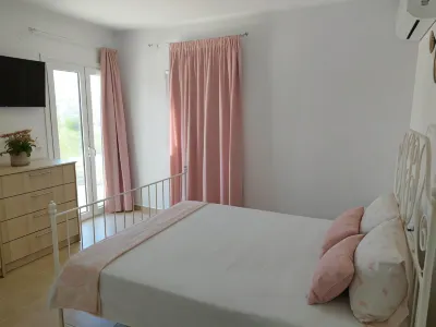 Emmanuela House with Garden and Sea View- Triopetra