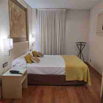 Hotel Condes de Haro Rooms