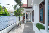 RedDoorz near Bundaran Ciceri Hotel di Kecamatan Curug