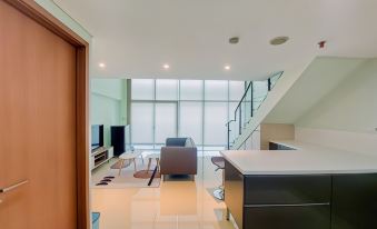 Big Studio Loft at the Reiz Suites Medan Apartment