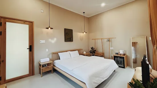 XOM House Biển Hồ