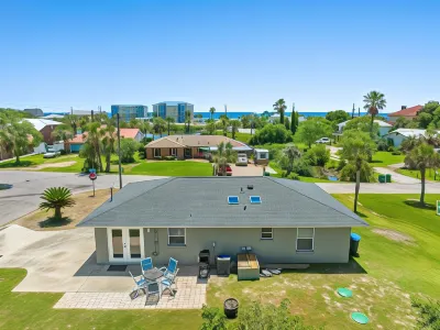 Sunny Daze Cottage 3 Bedroom Home Hotels near Daniels Shells