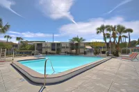 Travelodge by Wyndham Lakeland - Swimmingpools