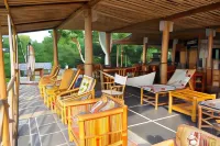 Mucumbli Hotels in Lemba